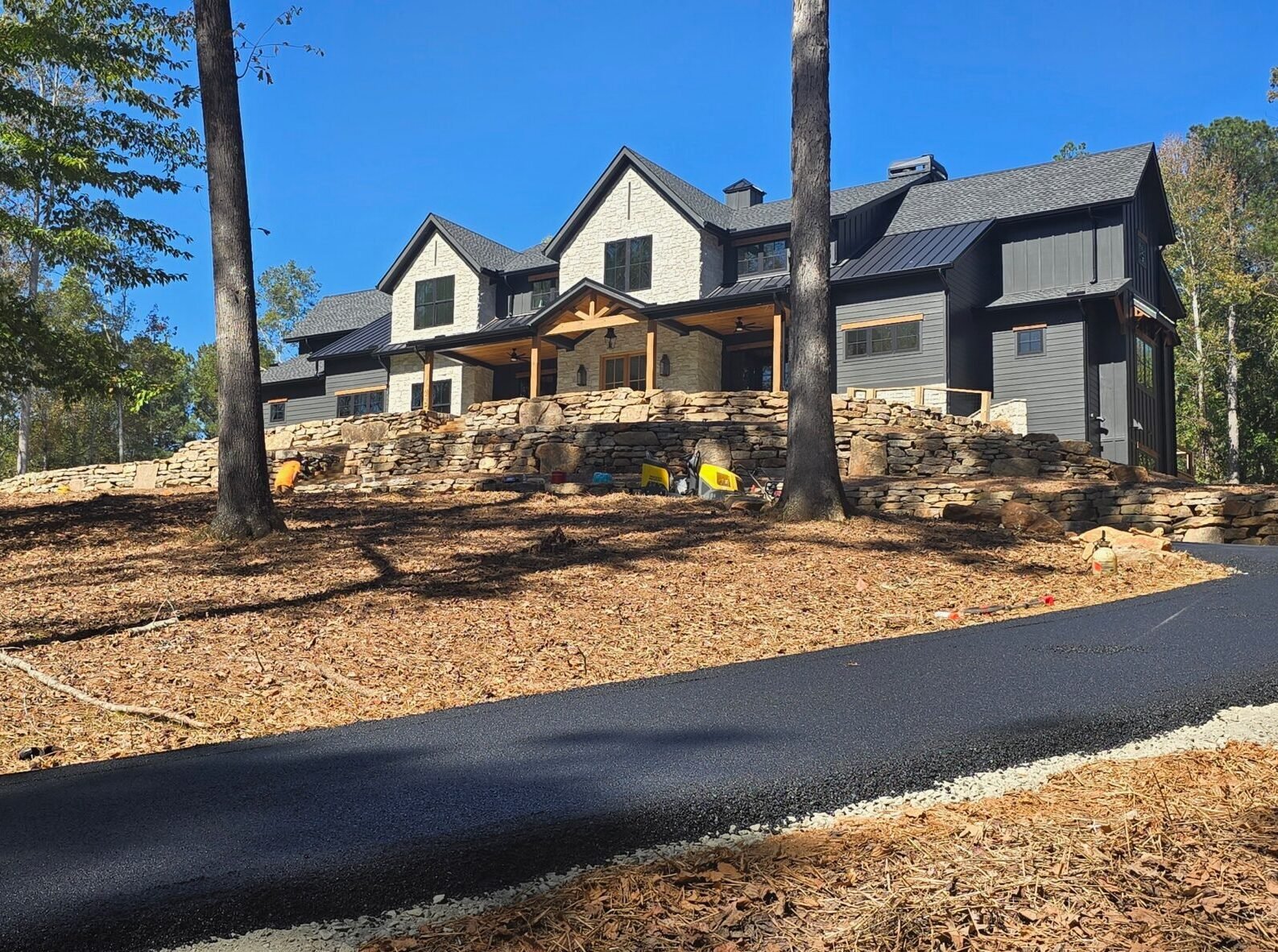 FRESH ASPHALT LAYERING